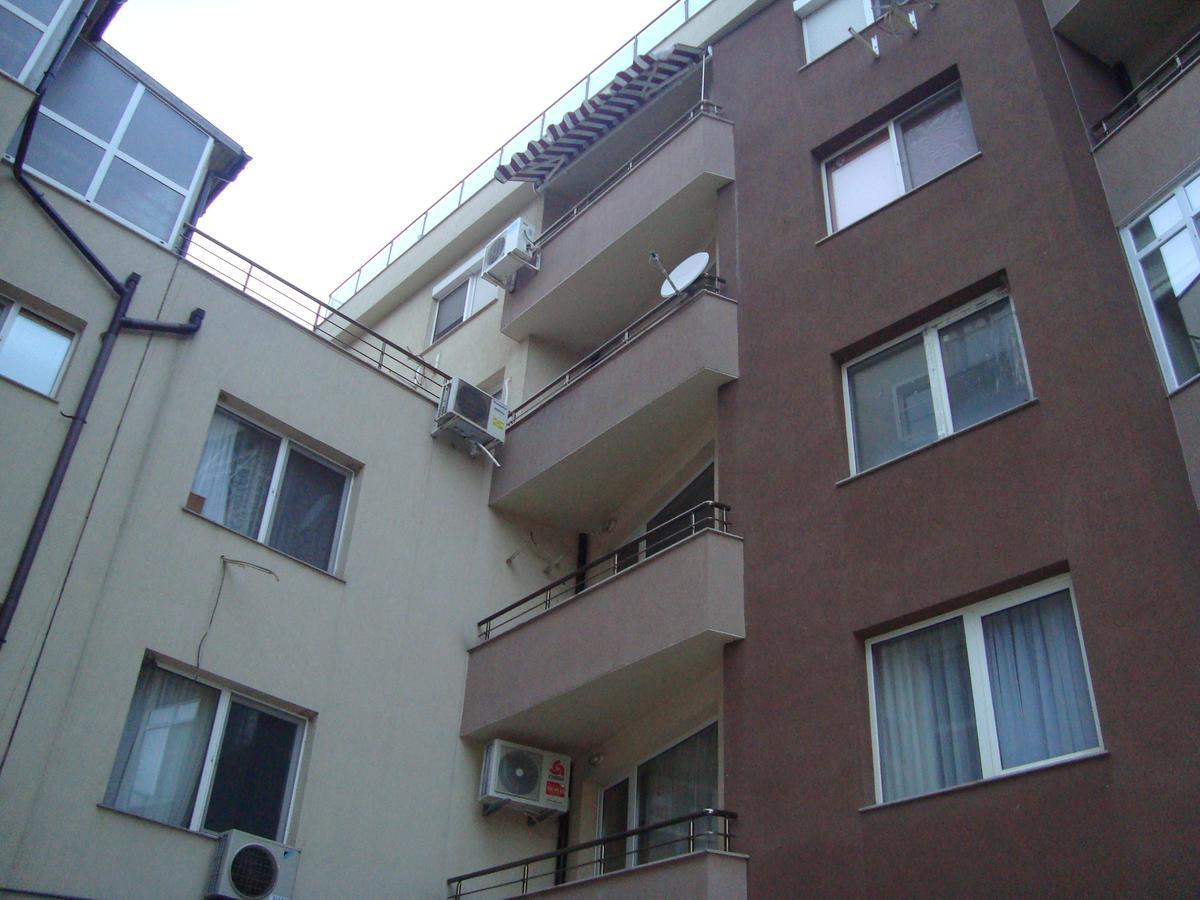 Lili50 Apartman Plovdiv Kültér fotó